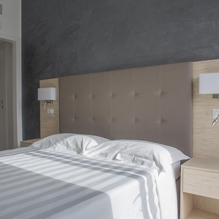 Rooms A Due Passi Dal Mare Porto Recanati Bagian luar foto