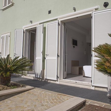 Rooms A Due Passi Dal Mare Porto Recanati Bagian luar foto