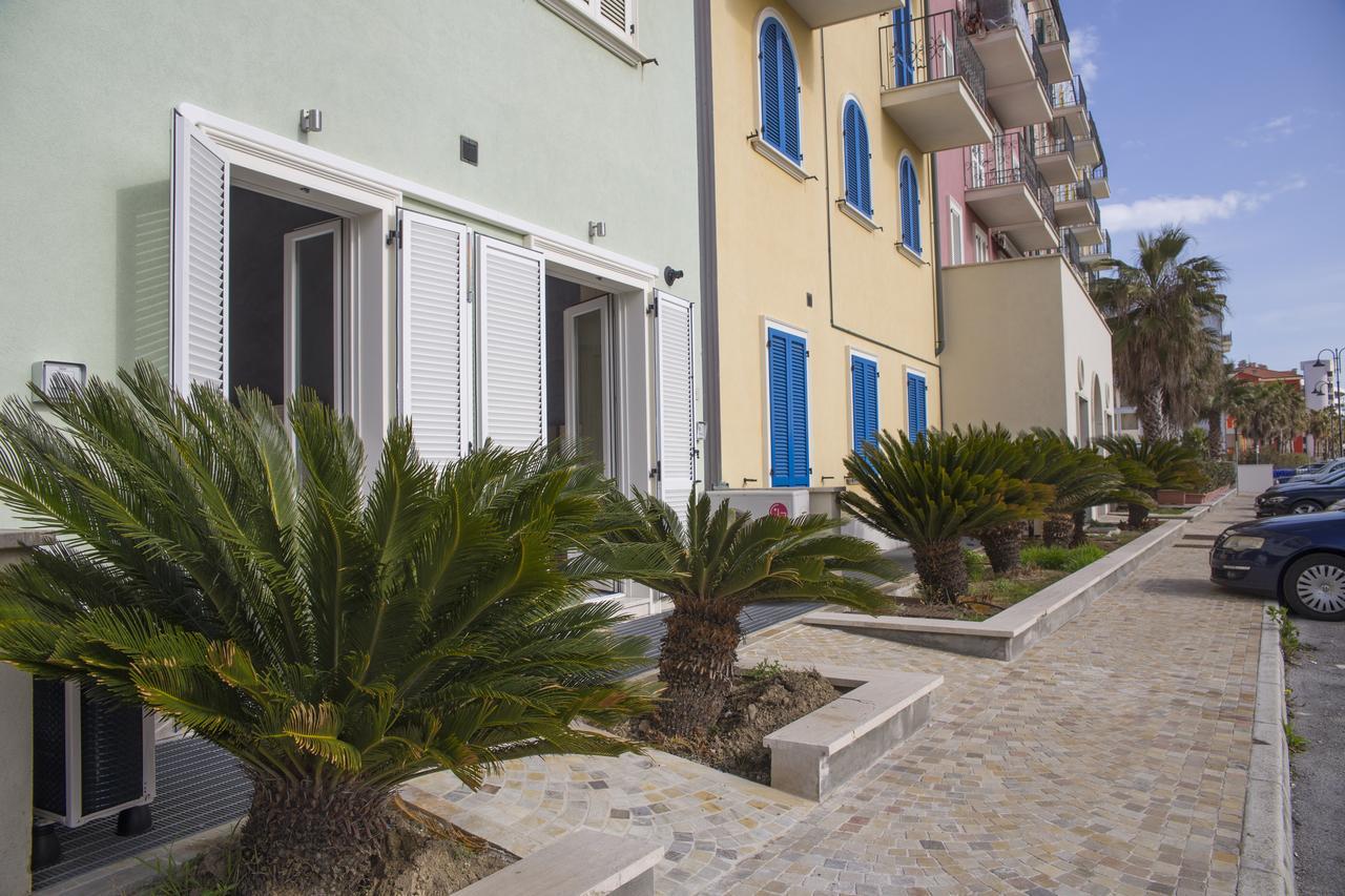Rooms A Due Passi Dal Mare Porto Recanati Bagian luar foto