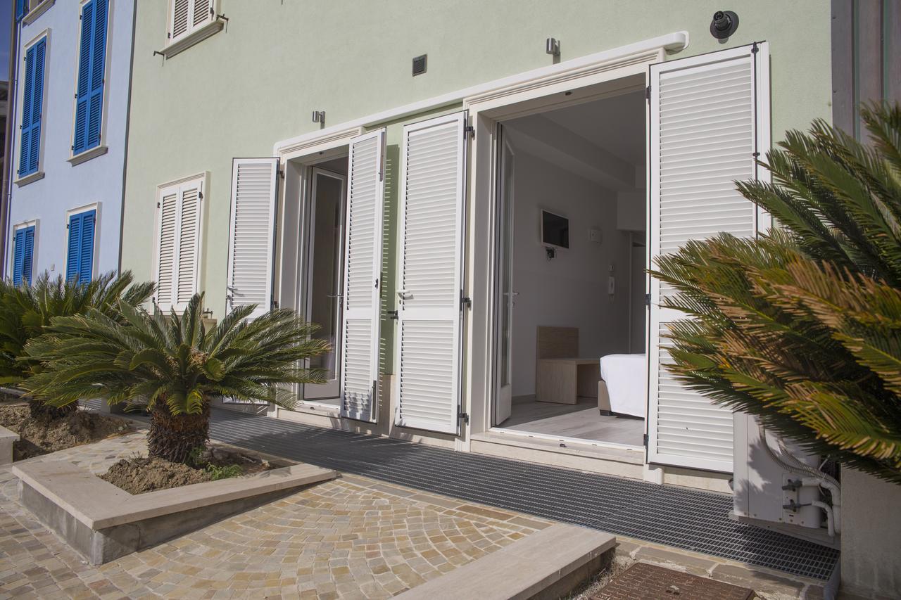 Rooms A Due Passi Dal Mare Porto Recanati Bagian luar foto