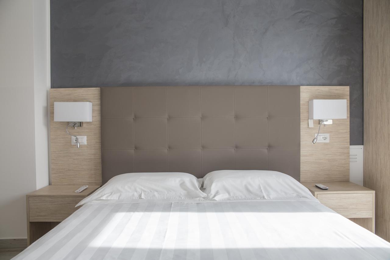 Rooms A Due Passi Dal Mare Porto Recanati Bagian luar foto