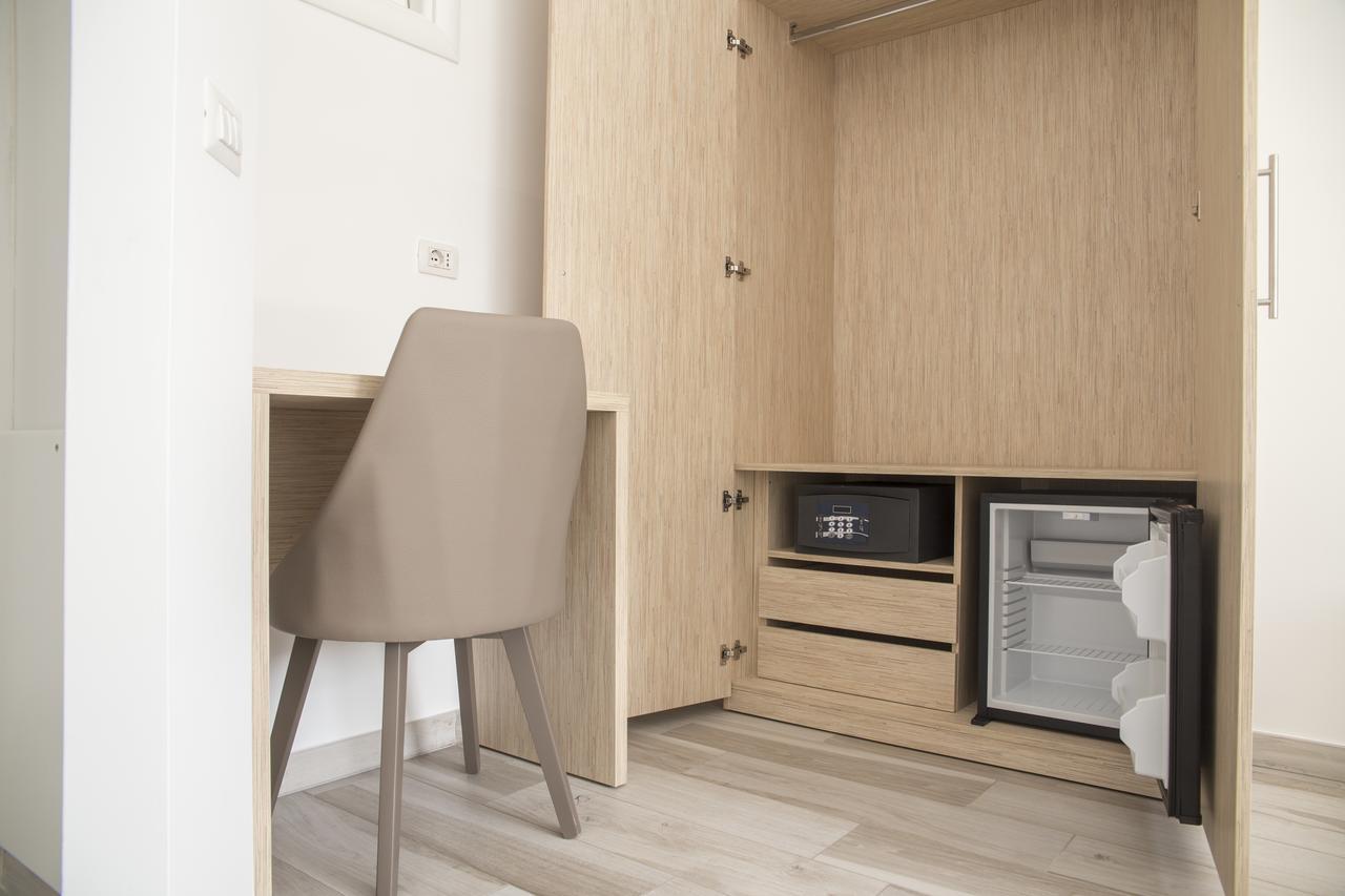 Rooms A Due Passi Dal Mare Porto Recanati Bagian luar foto